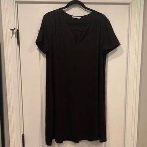 Lush Black Split Neck Crepe Shift Dress - Large
